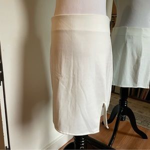 🔴 Tsher XL White Skirt